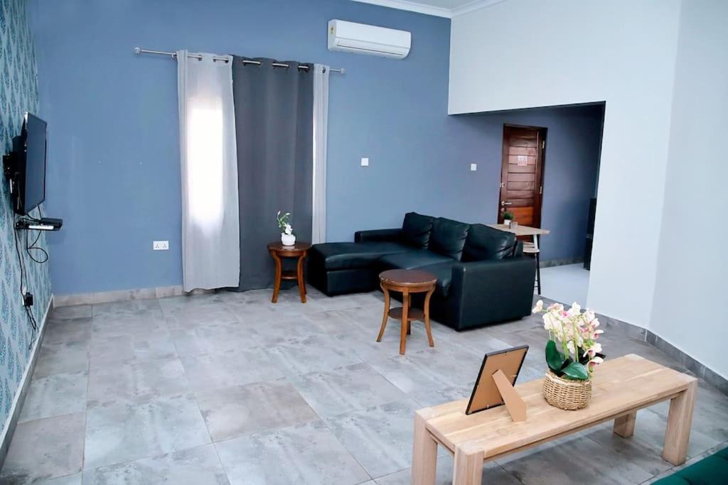 Petite'S Nest - Apartment 3 Accra Exterior photo