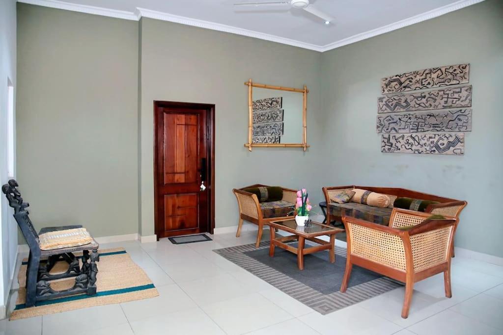 Petite'S Nest - Apartment 3 Accra Exterior photo